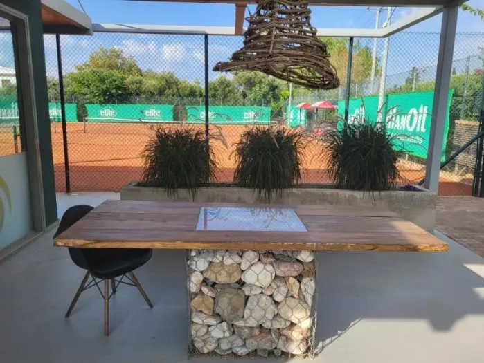 Χρυσός Όμιλος: Μαρμάρινες γραμμές στα χωμάτινα γήπεδα