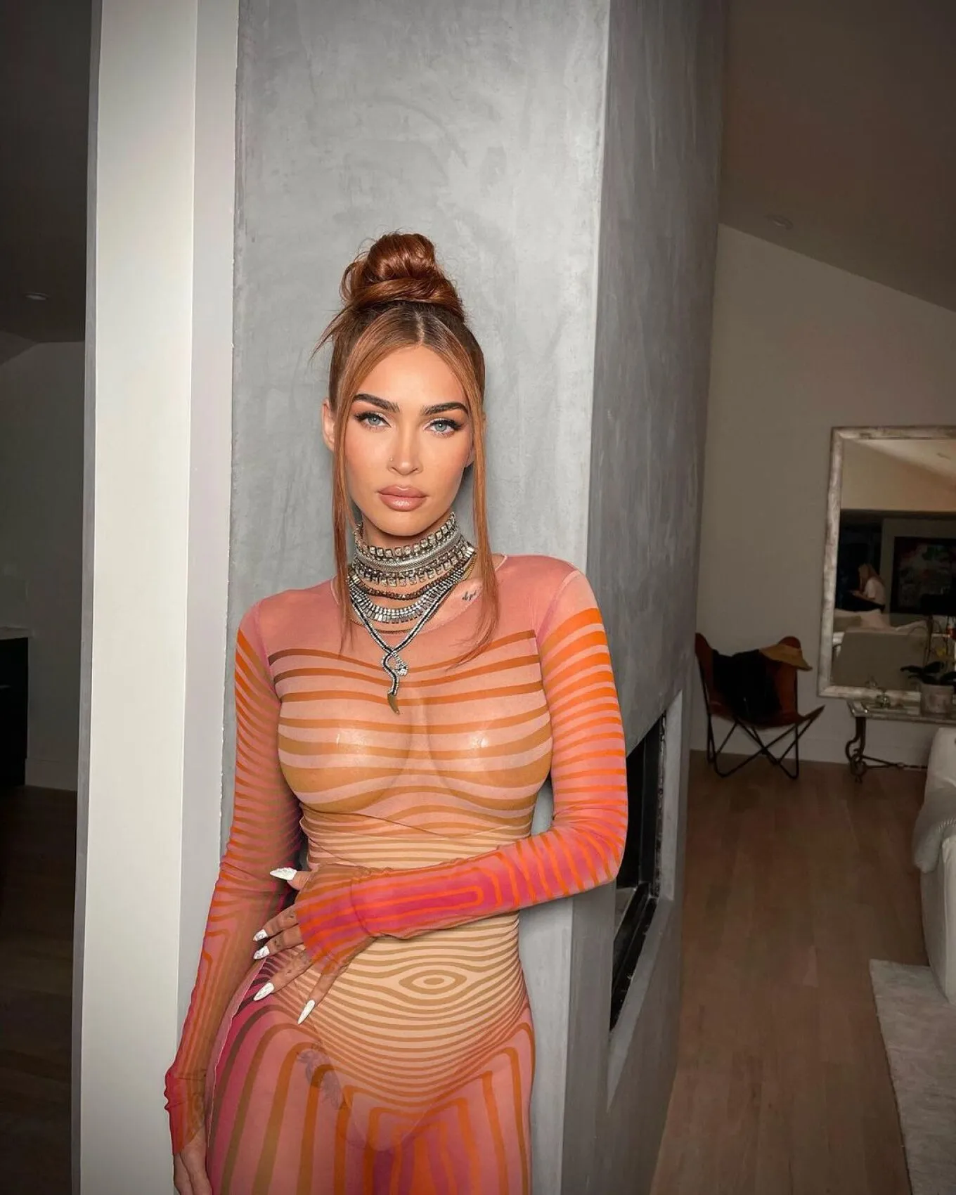 Μέγκαν Φοξ instagram: «Μην θυμώνετε, οι θηλές μου είναι καλυμμένες»