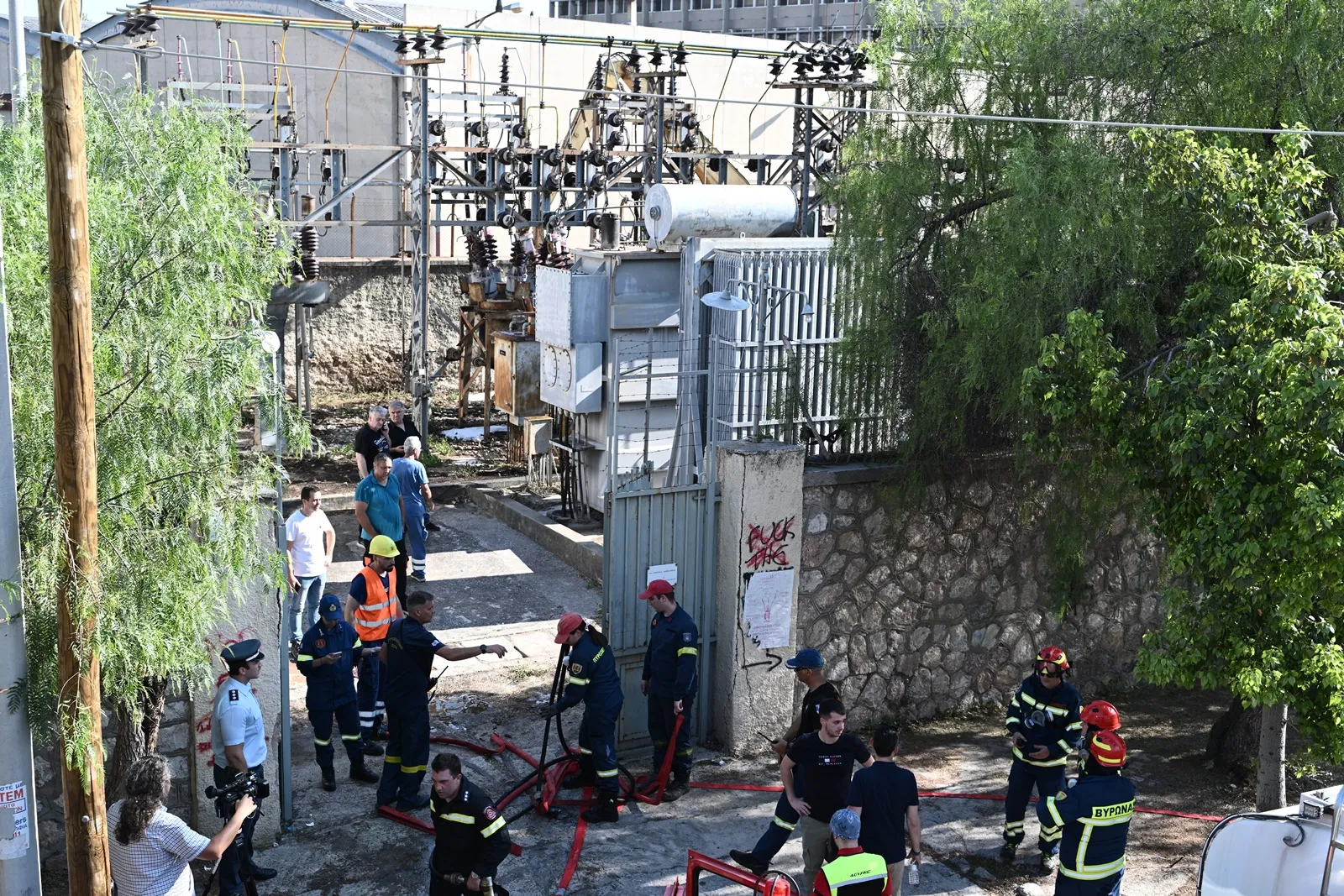Φωτιά σε υποσταθμό της ΔΕΗ Δάφνη: Συναγερμός στην Πυροσβεστική