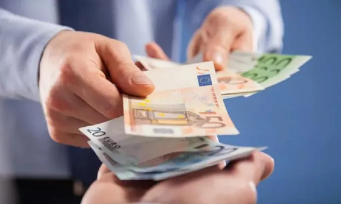 Παράνομος στοιχηματισμός: Έσοδα 50 εκατ. ευρώ από το κύκλωμα στην Ελλάδα Παράνομος στοιχηματισμός: Έσοδα 50 εκατ. ευρώ από το κύκλωμα στην Ελλάδα