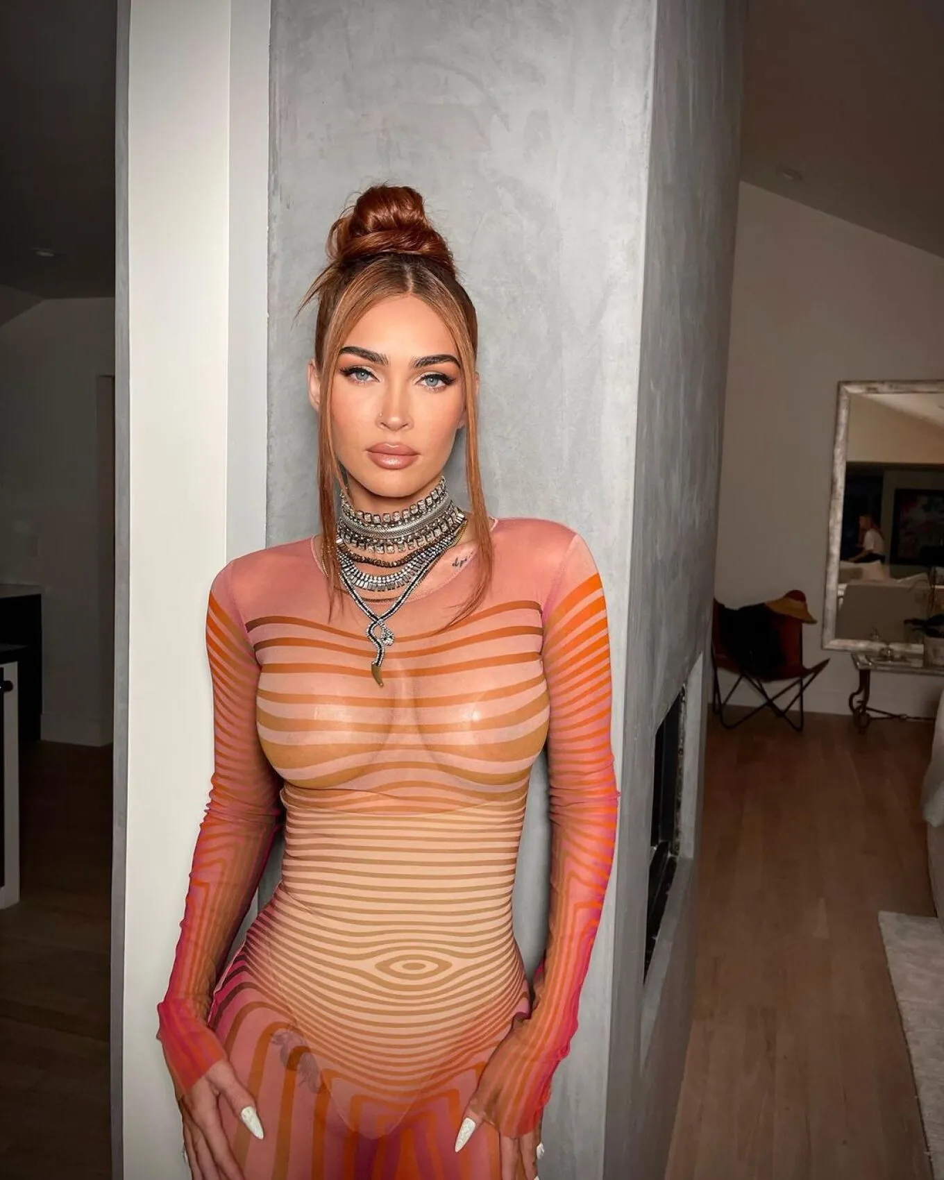 Μέγκαν Φοξ instagram: «Μην θυμώνετε, οι θηλές μου είναι καλυμμένες»